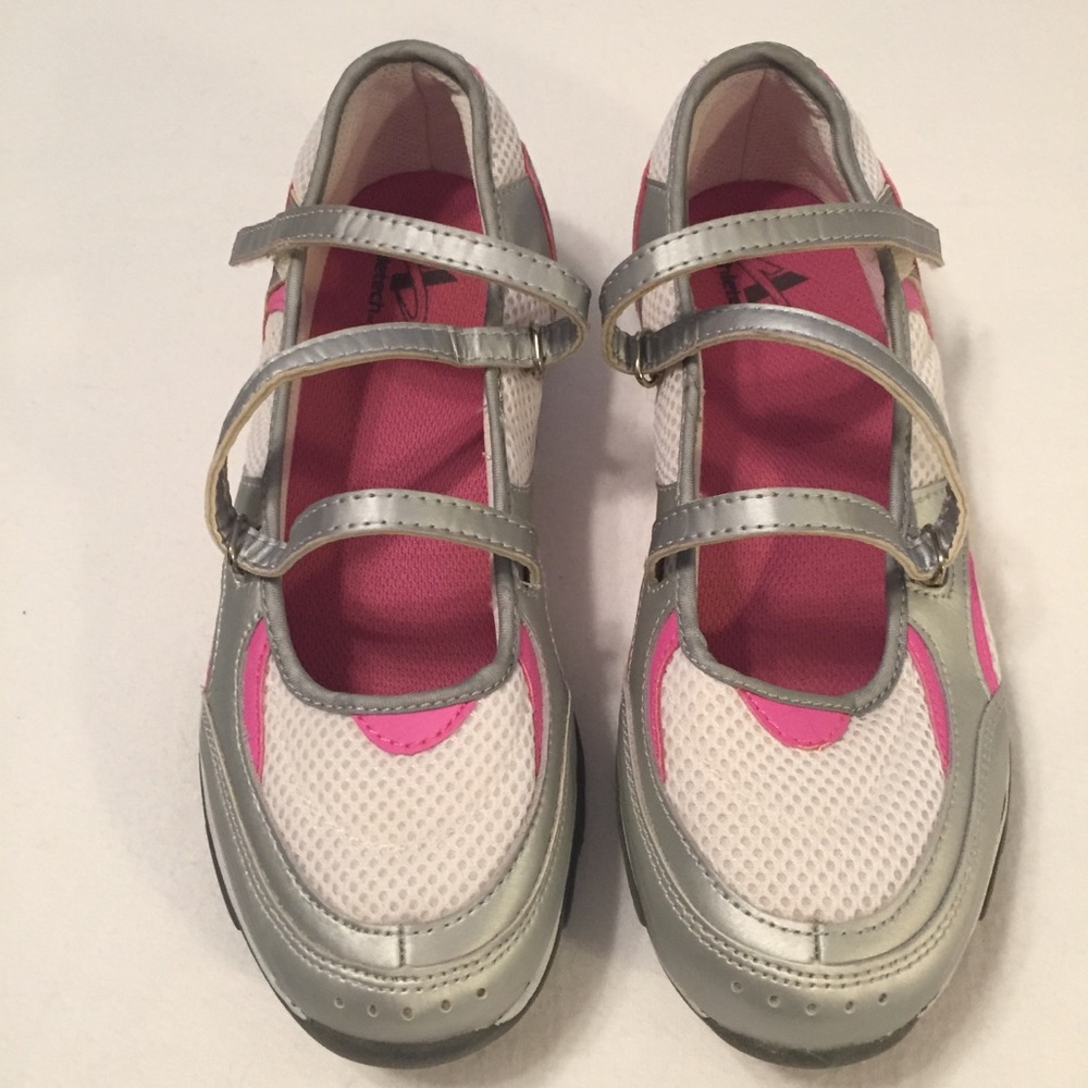 Athletech Shoes  size 7 1/2